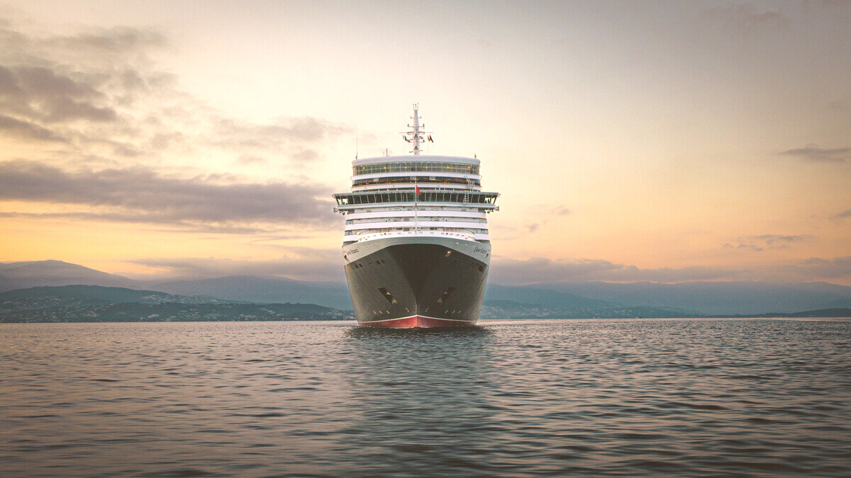 Queen Elizabeth at sea